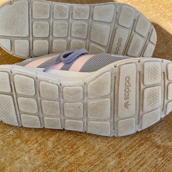 Adidas tennis shoes, gently worn. Clean - Picture 4 of 8